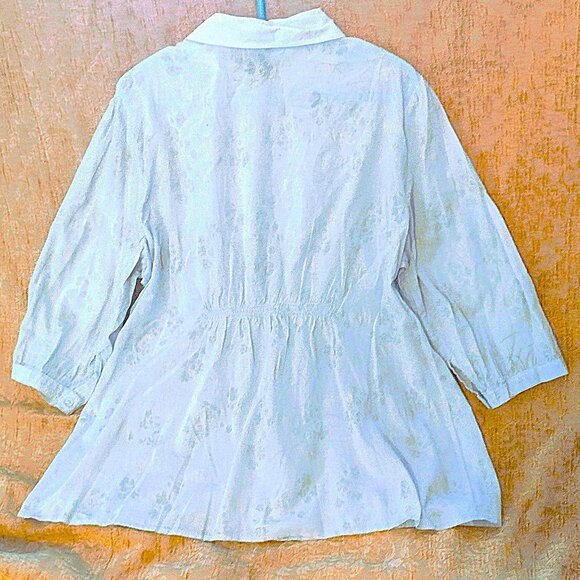 SONOMA Life+Style Women's Button 3/4 Sleeve 1X Shirred Blouse - Lt . Blue Floral - Picture 2 of 9